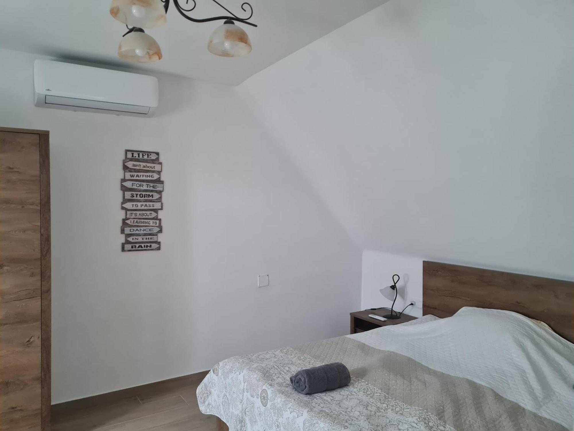 P16 Apartment Hajduboszormeny Bagian luar foto